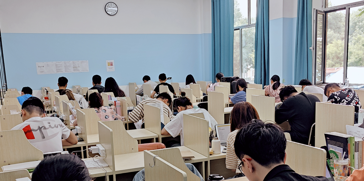 佛山考研寄宿学校-学习氛围